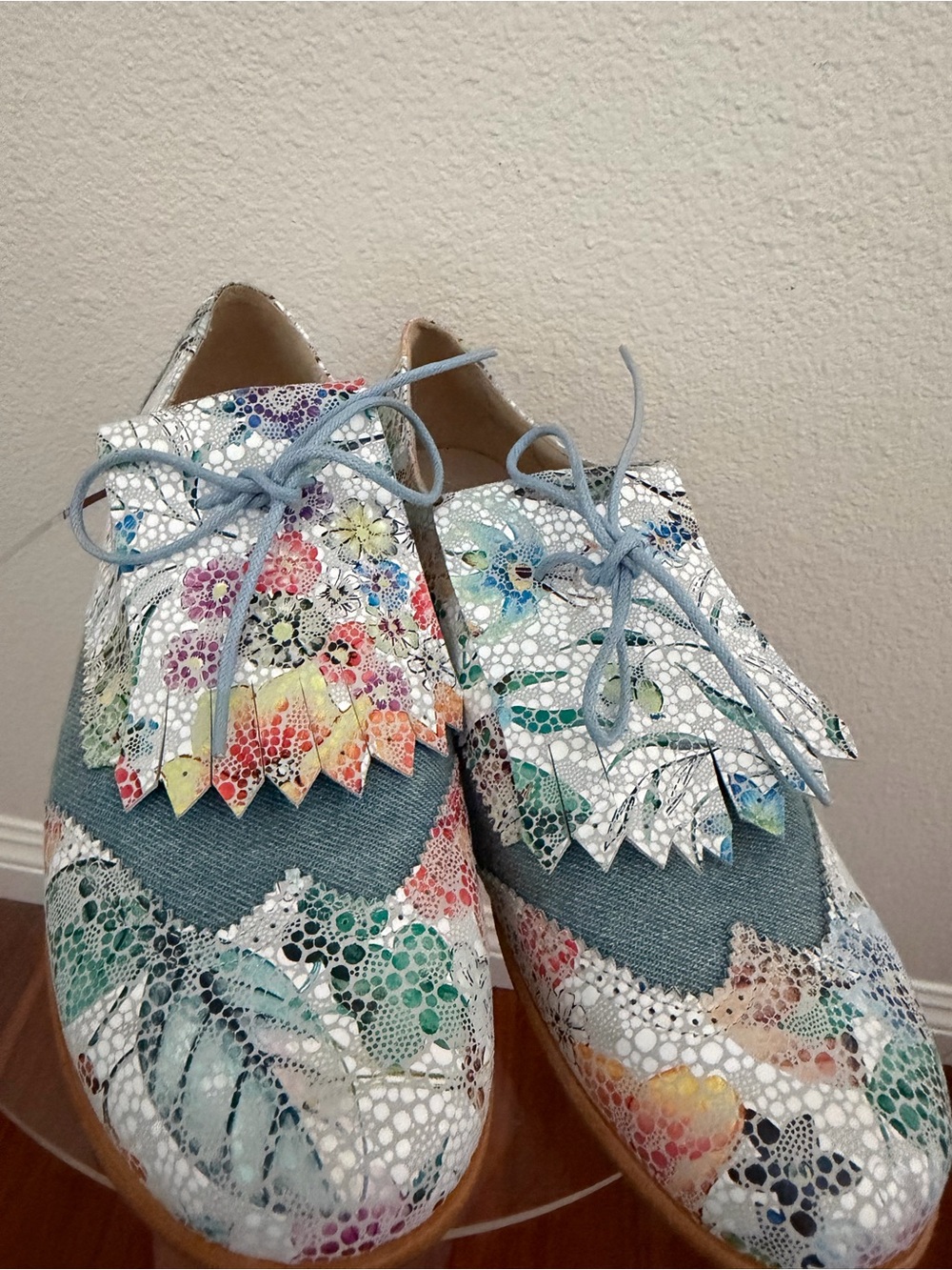 Floral Lace-Up Oxford Flats in Multicolor Blue - Picture 3 of 9